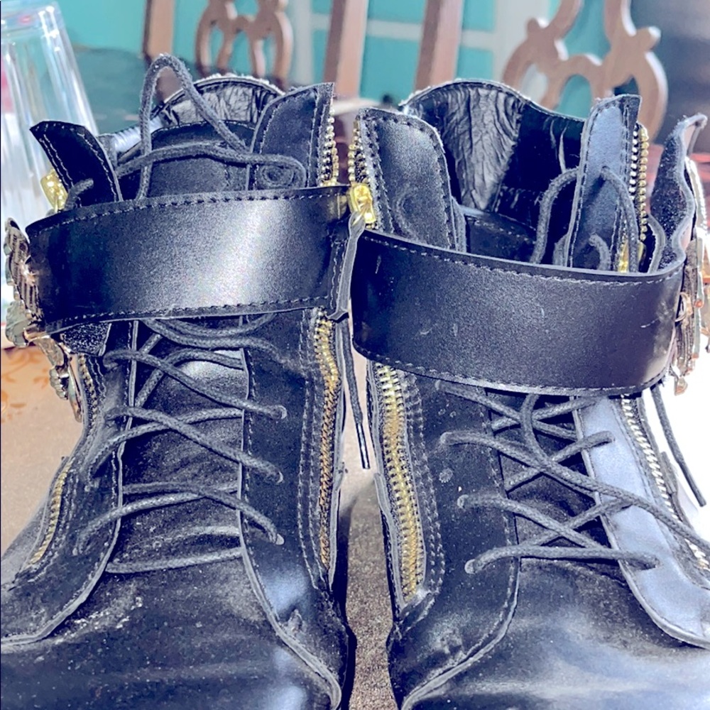 Shoes - Picture 3 of 6